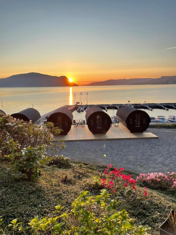 Smaken Av Ryfylke Event As Overnatting, Bygningen Drives Ikke Som Hotell Hjelmeland Exterior foto