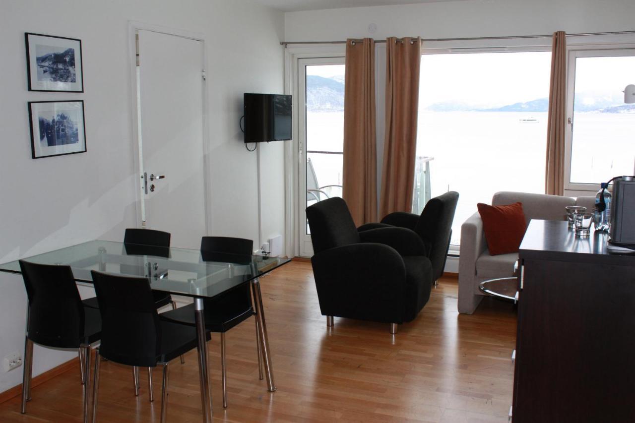 Smaken Av Ryfylke Event As Overnatting, Bygningen Drives Ikke Som Hotell Hjelmeland Exterior foto